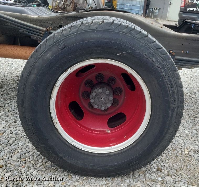 image for item EJ7985 2015 Chevrolet Express G4500 van cab and chassis