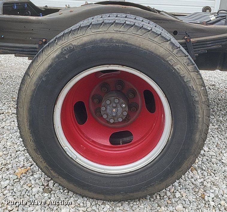 image for item EJ7985 2015 Chevrolet Express G4500 van cab and chassis