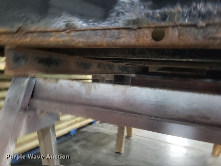 image for item EJ7989 CM 1500399 flatbed