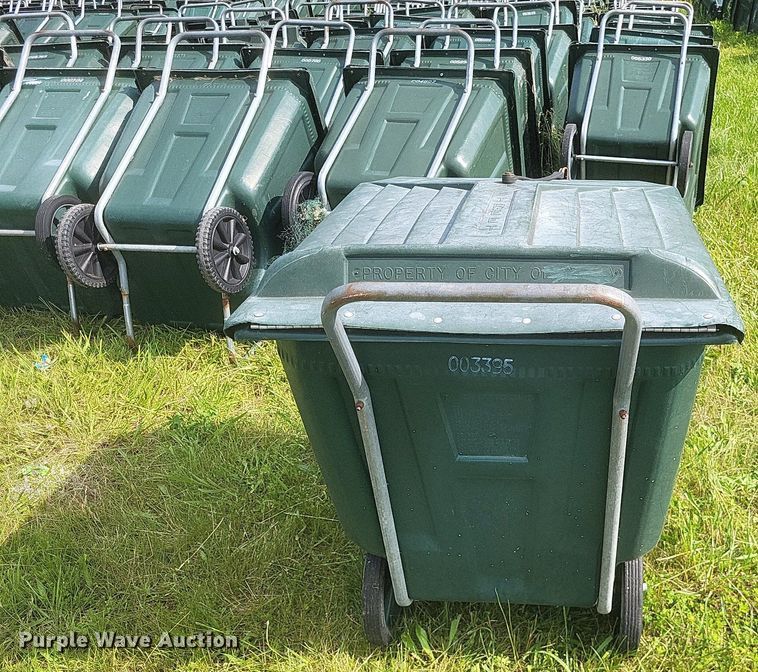 image for item EJ7992 Approximately 100 Amerikart trash carts 