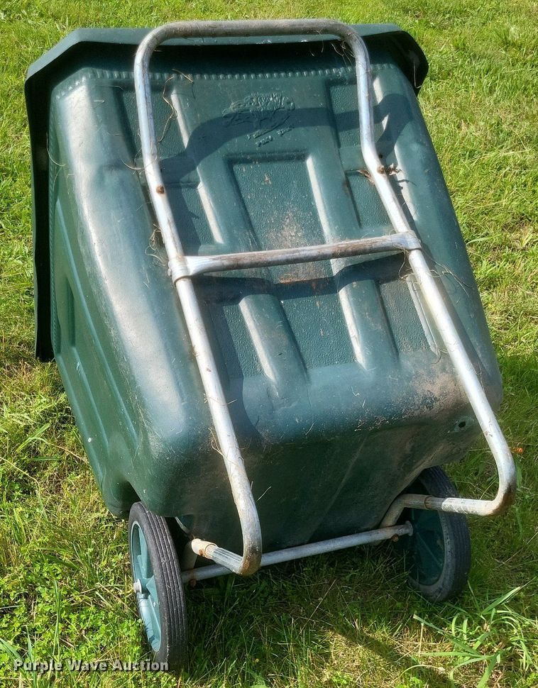 image for item EJ7992 Approximately 100 Amerikart trash carts 
