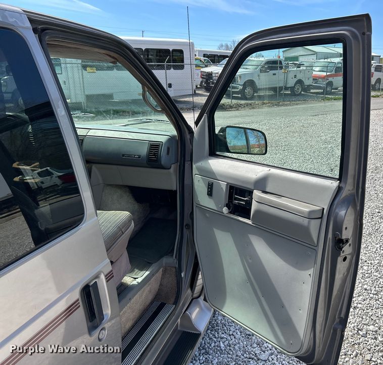 image for item EK4420 1995 Chevrolet Astro van