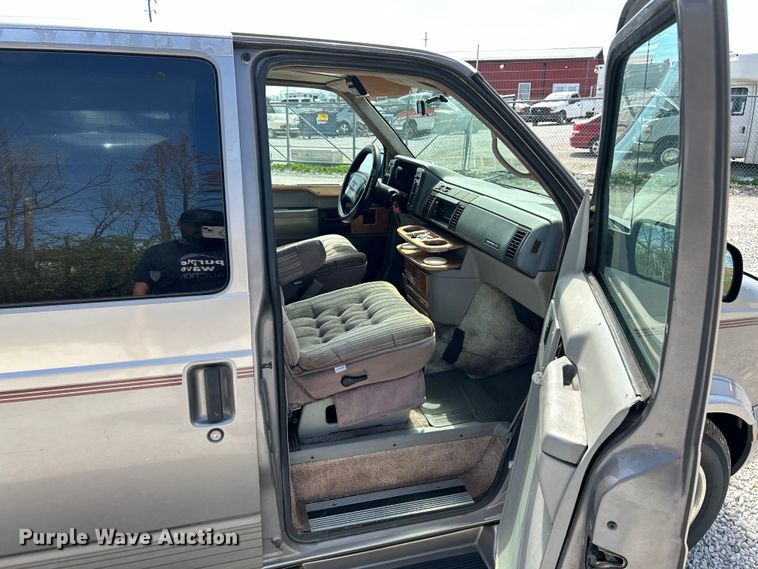 image for item EK4420 1995 Chevrolet Astro van