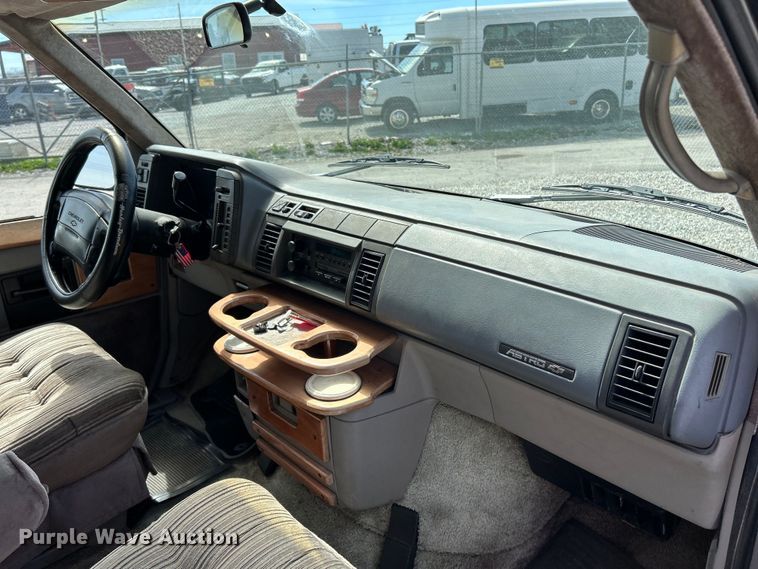 image for item EK4420 1995 Chevrolet Astro van