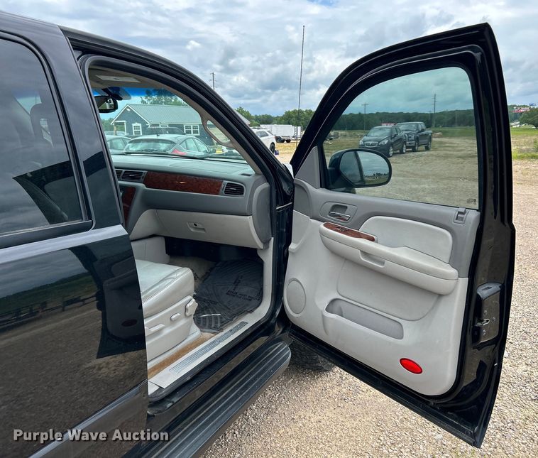 image for item EK4641 2008 Chevrolet Avalanche LT Crew Cab pickup truck