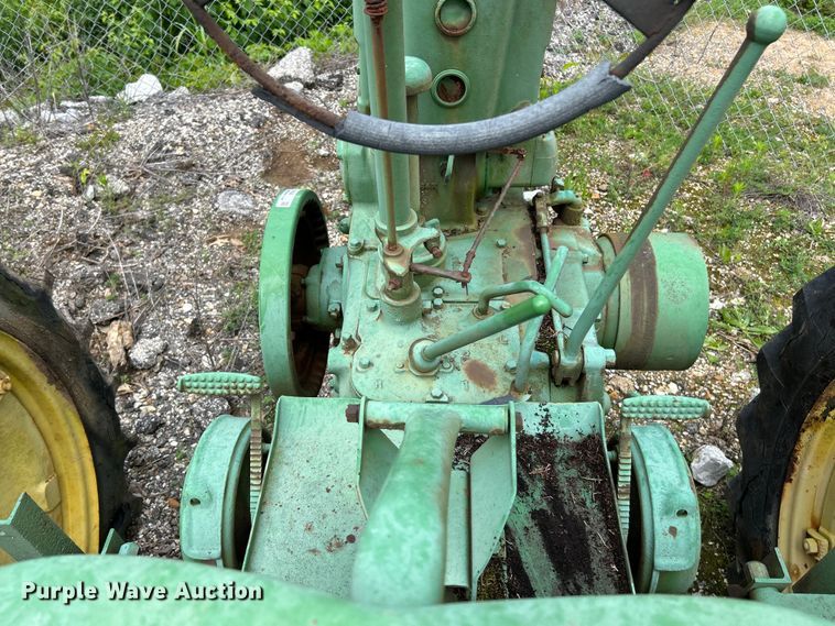 image for item EK4646 1939 John Deere B tractor