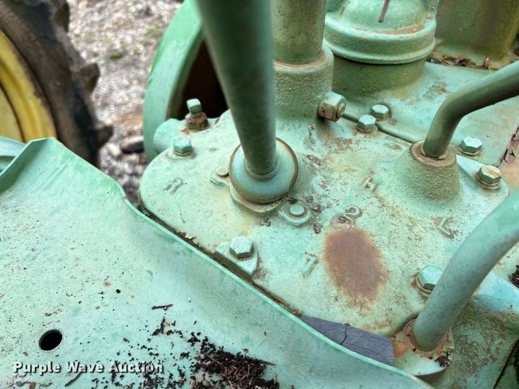 image for item EK4646 1939 John Deere B tractor