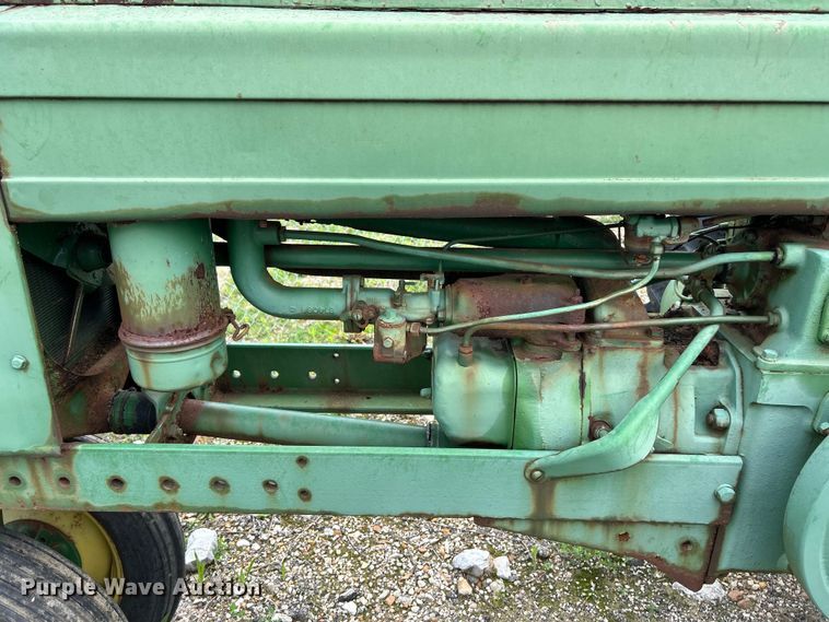 image for item EK4646 1939 John Deere B tractor