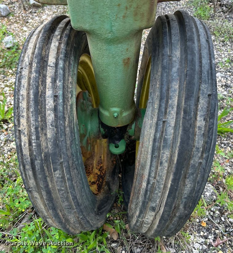 image for item EK4646 1939 John Deere B tractor