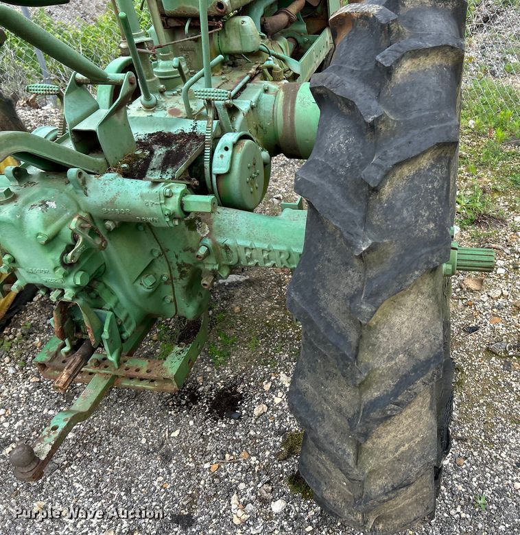 image for item EK4646 1939 John Deere B tractor