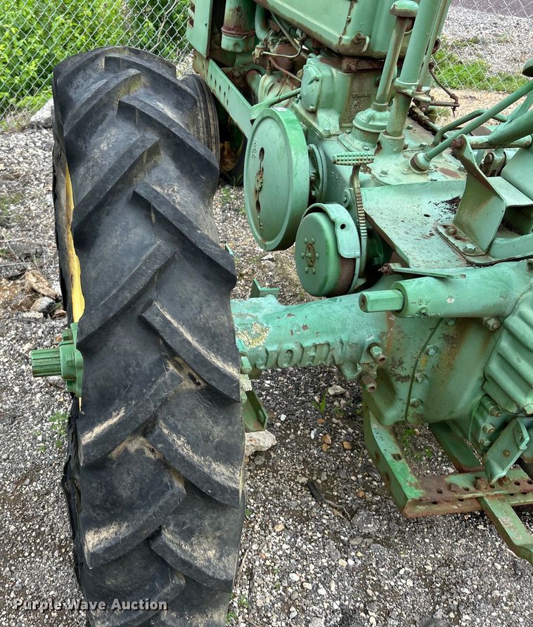 image for item EK4646 1939 John Deere B tractor