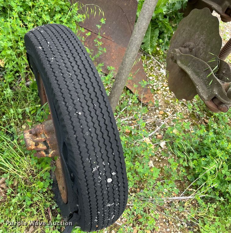 image for item EK4646 1939 John Deere B tractor