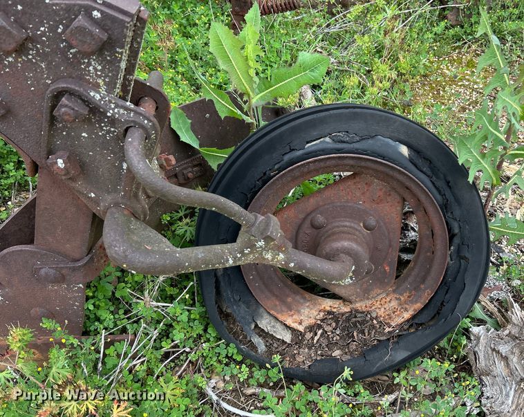 image for item EK4646 1939 John Deere B tractor