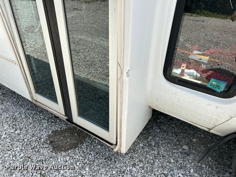 image for item EK4667 2013 Ford E450 Super Duty shuttle bus