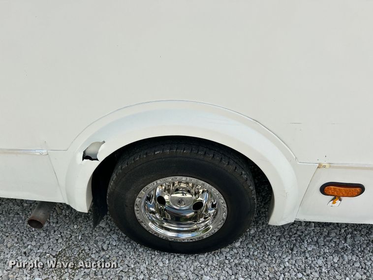 image for item EK4667 2013 Ford E450 Super Duty shuttle bus