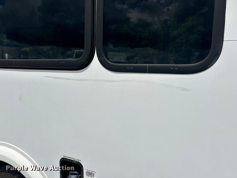 image for item EK4667 2013 Ford E450 Super Duty shuttle bus