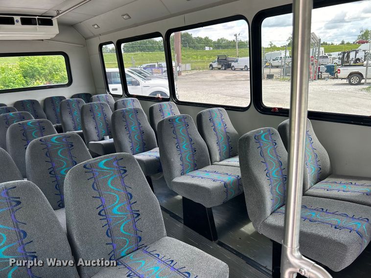 image for item EK4667 2013 Ford E450 Super Duty shuttle bus