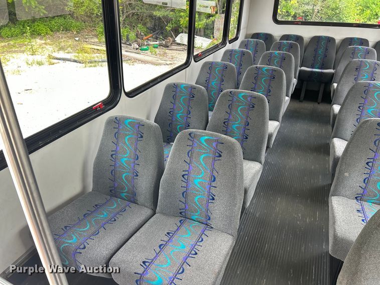 image for item EK4667 2013 Ford E450 Super Duty shuttle bus