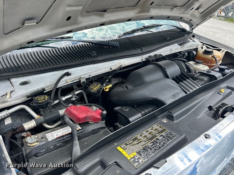 image for item EK4667 2013 Ford E450 Super Duty shuttle bus