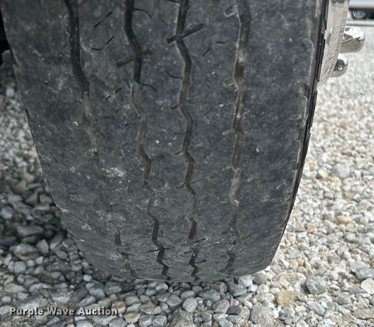 image for item EK4667 2013 Ford E450 Super Duty shuttle bus