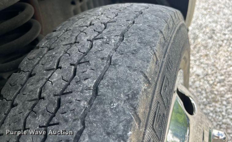 image for item EK4667 2013 Ford E450 Super Duty shuttle bus