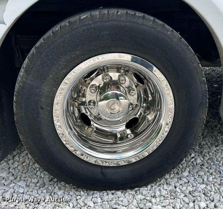 image for item EK4667 2013 Ford E450 Super Duty shuttle bus