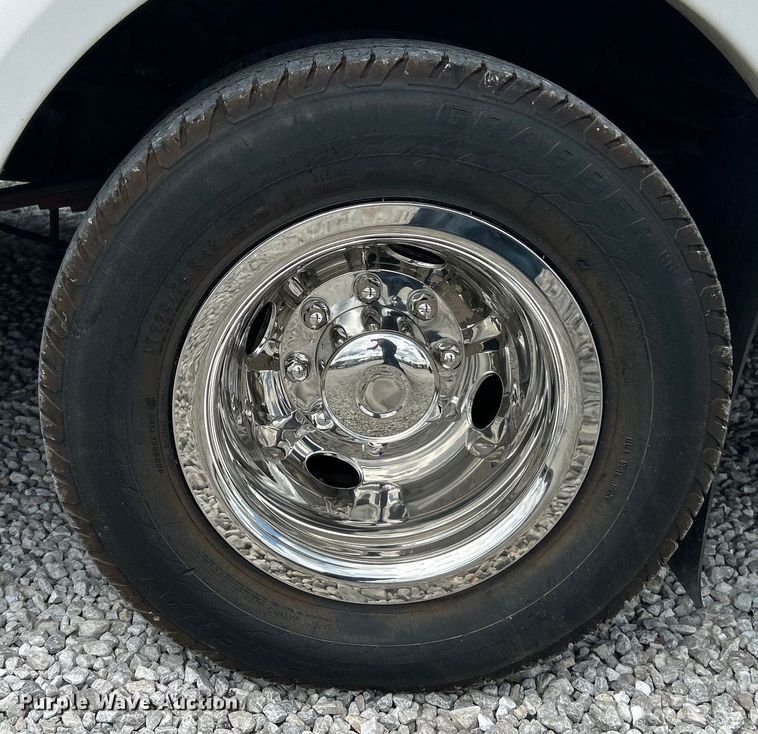 image for item EK4667 2013 Ford E450 Super Duty shuttle bus