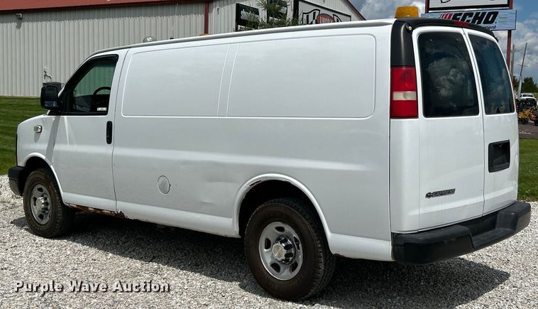 image for item EK4670 2008 Chevrolet Express 3500 van