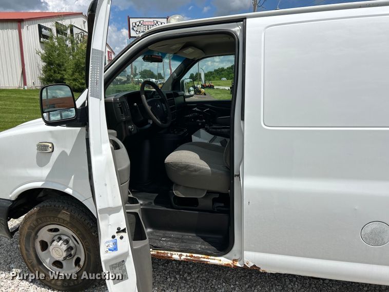 image for item EK4670 2008 Chevrolet Express 3500 van