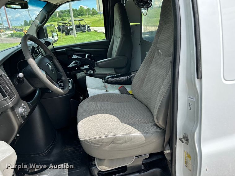 image for item EK4670 2008 Chevrolet Express 3500 van