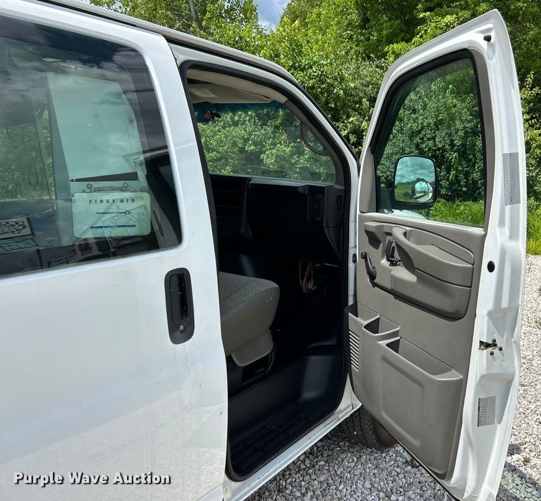 image for item EK4670 2008 Chevrolet Express 3500 van