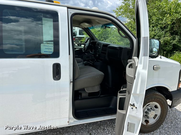 image for item EK4670 2008 Chevrolet Express 3500 van