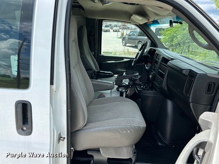 image for item EK4670 2008 Chevrolet Express 3500 van