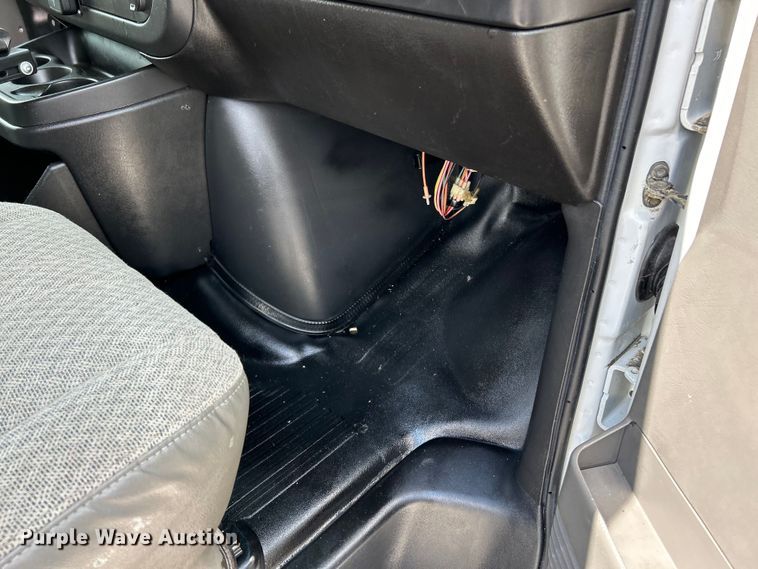 image for item EK4670 2008 Chevrolet Express 3500 van