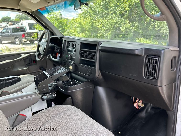 image for item EK4670 2008 Chevrolet Express 3500 van