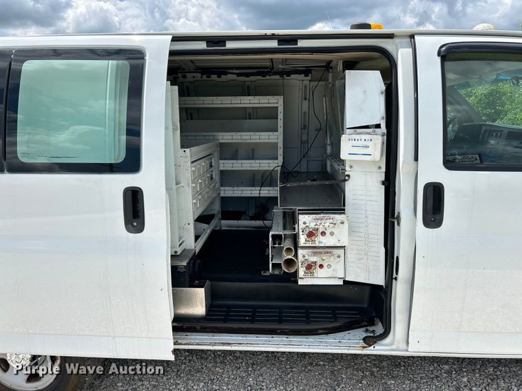 image for item EK4670 2008 Chevrolet Express 3500 van