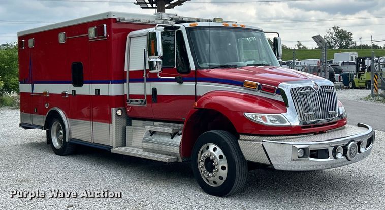 image for item EK4691 2010 International 4400 SBA LP ambulance