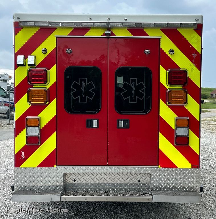 image for item EK4691 2010 International 4400 SBA LP ambulance