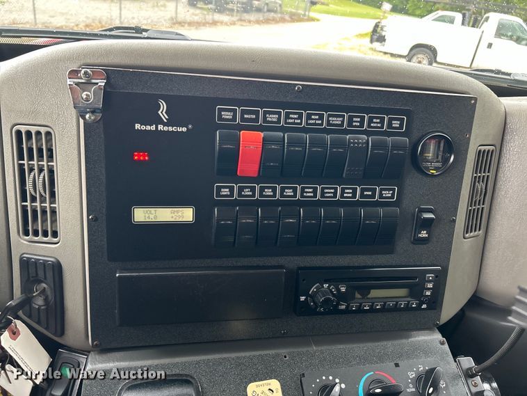 image for item EK4691 2010 International 4400 SBA LP ambulance