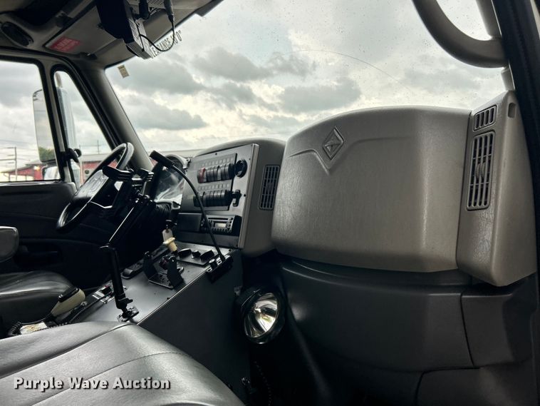 image for item EK4691 2010 International 4400 SBA LP ambulance