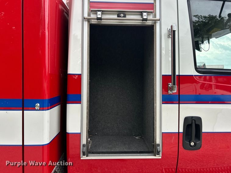 image for item EK4691 2010 International 4400 SBA LP ambulance