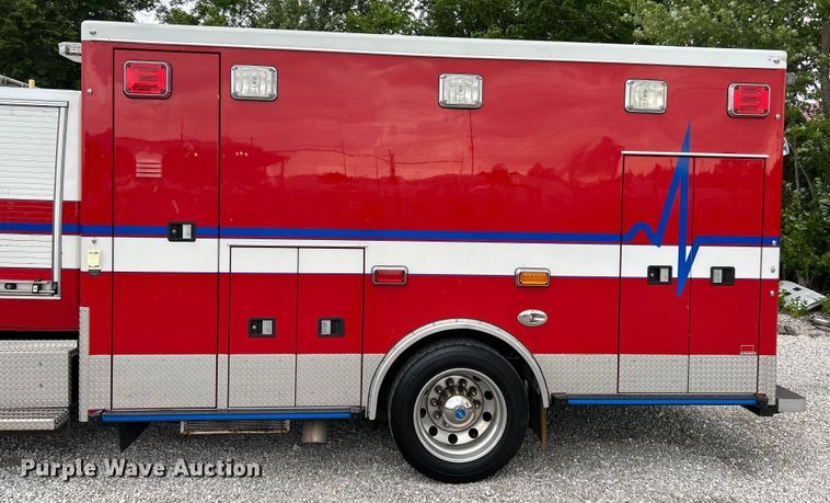 image for item EK4691 2010 International 4400 SBA LP ambulance