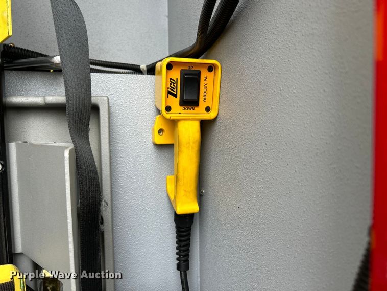 image for item EK4691 2010 International 4400 SBA LP ambulance