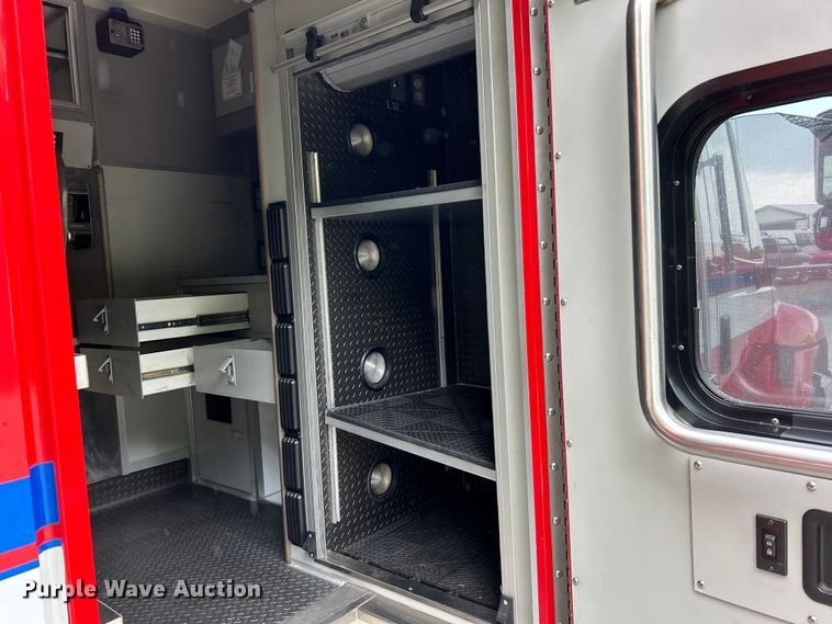 image for item EK4691 2010 International 4400 SBA LP ambulance