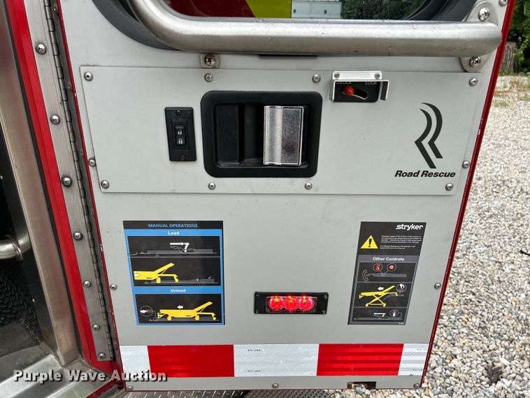 image for item EK4691 2010 International 4400 SBA LP ambulance