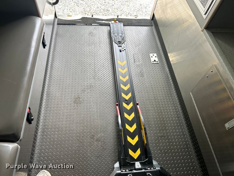 image for item EK4691 2010 International 4400 SBA LP ambulance