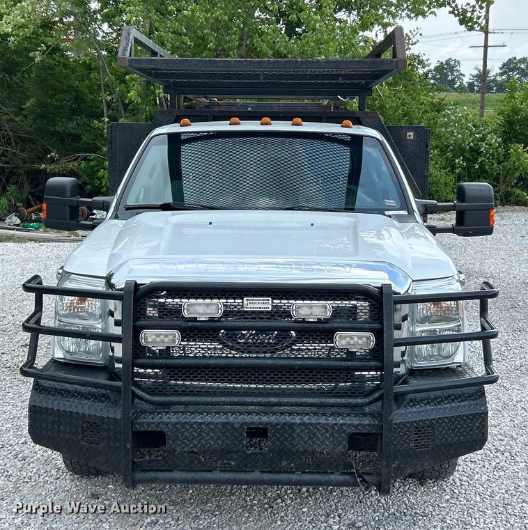 image for item EK4692 2011 Ford F350 Super Duty XLT flatbed pickup truck