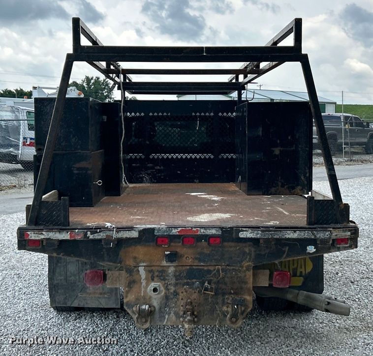 image for item EK4692 2011 Ford F350 Super Duty XLT flatbed pickup truck