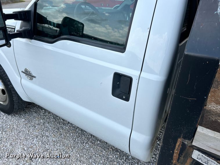 image for item EK4692 2011 Ford F350 Super Duty XLT flatbed pickup truck