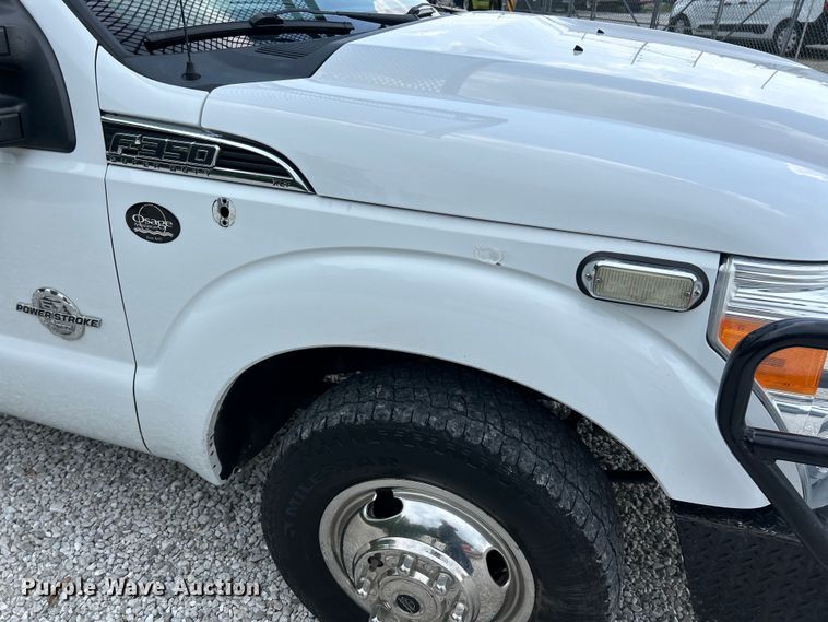 image for item EK4692 2011 Ford F350 Super Duty XLT flatbed pickup truck